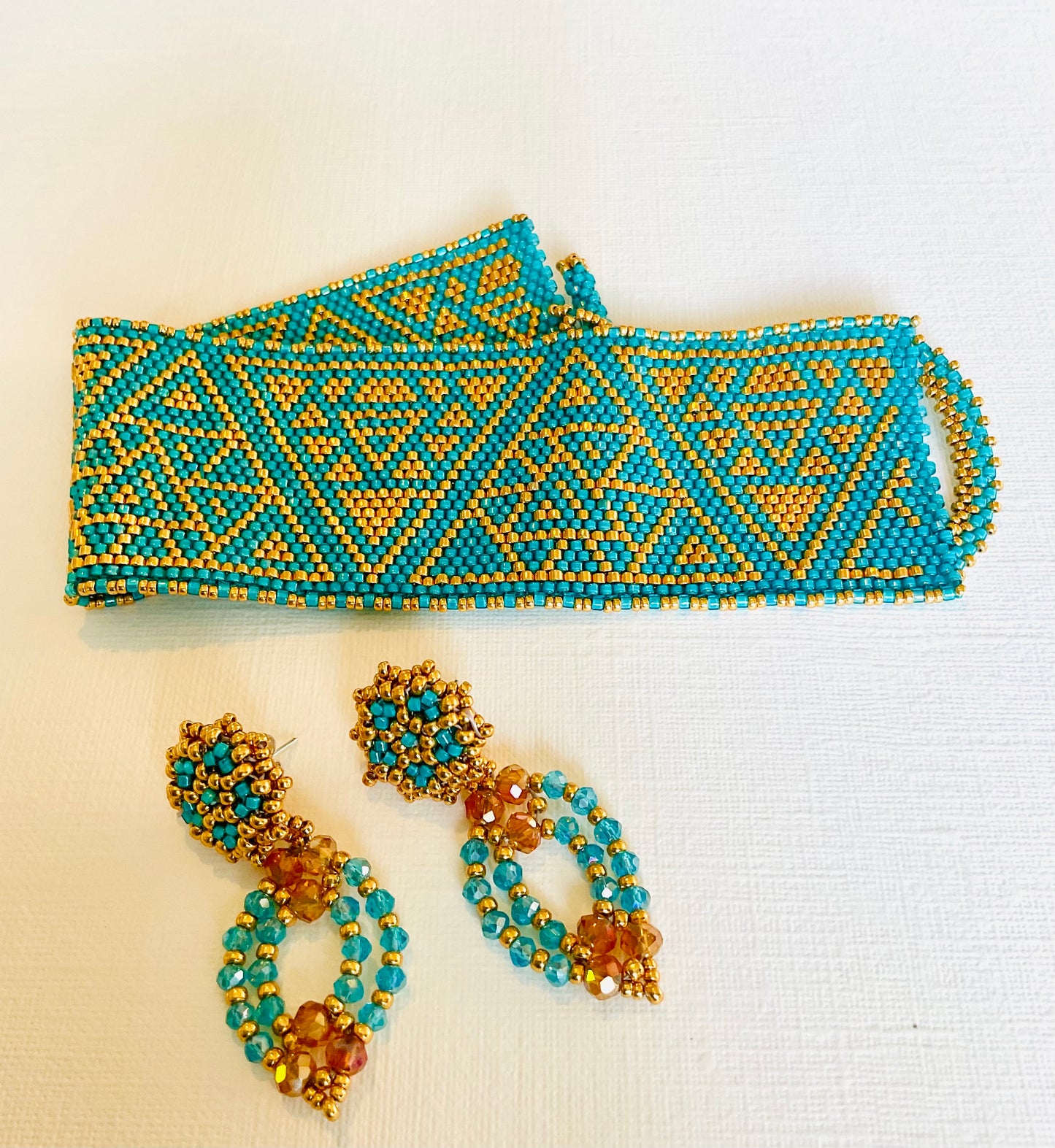 Bracciale con orecchini fatti a mano con perline in vetro Miyuki