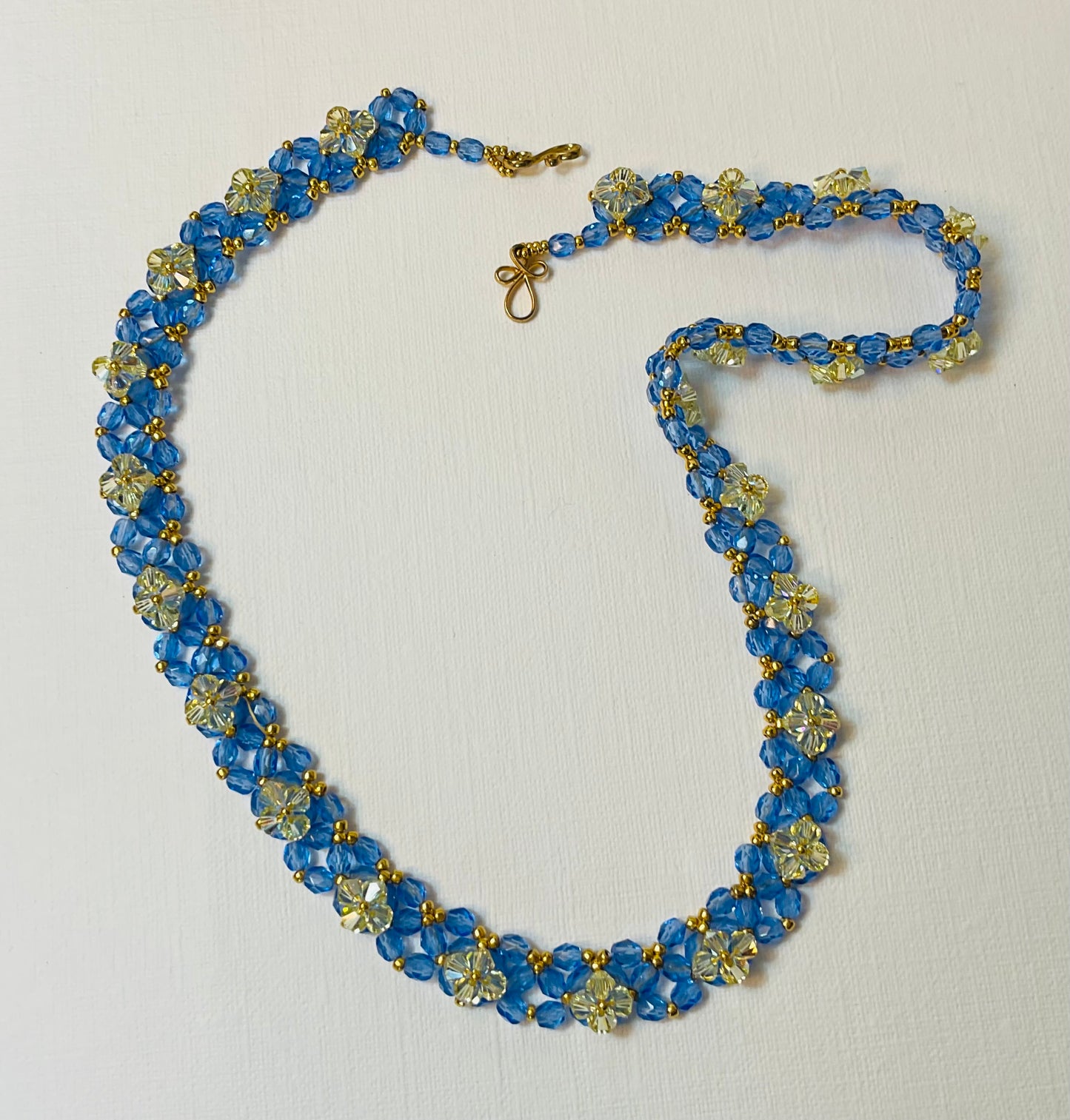 Collana fatta a mano con perline in vetro Miyuki