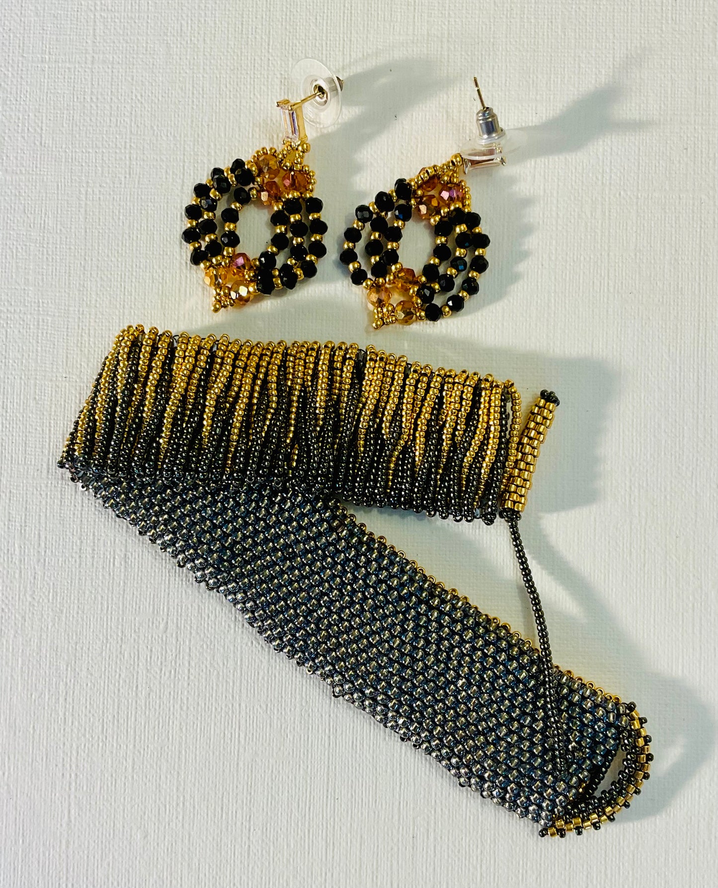 Bracciale con orecchini fatti a mano con perline in vetro Miyuki