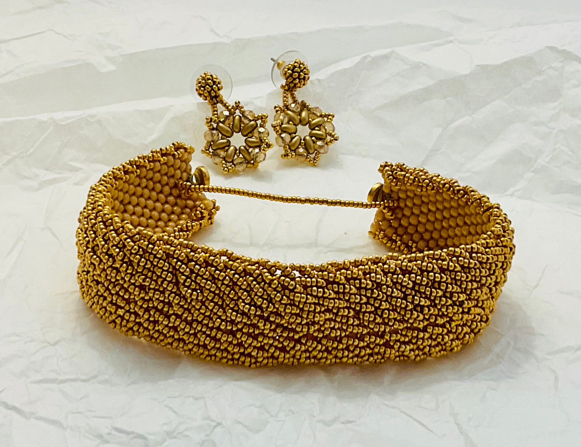 Bracciale con orecchini fatti a mano con perline in vetro Miyuki