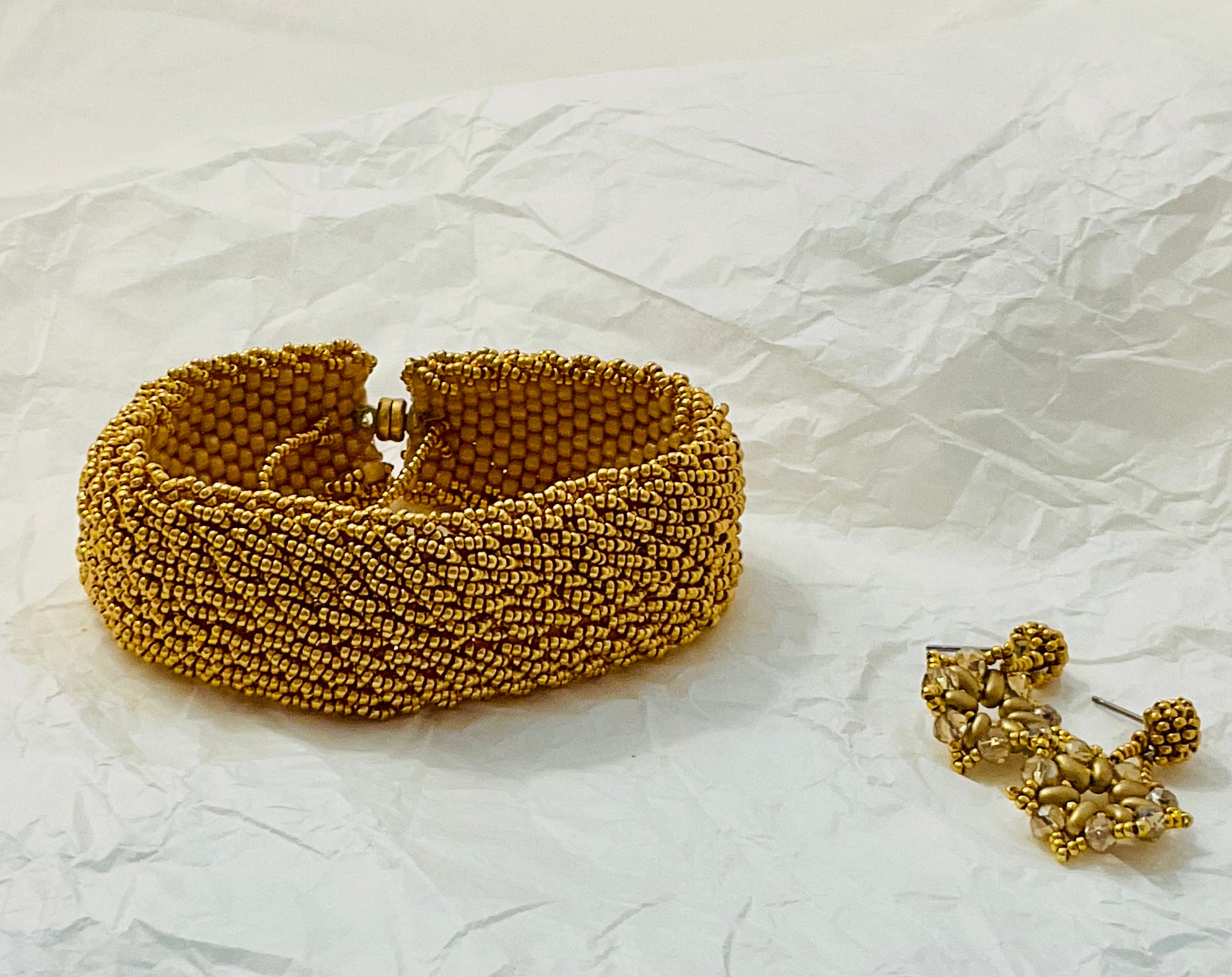 Bracciale con orecchini fatti a mano con perline in vetro Miyuki