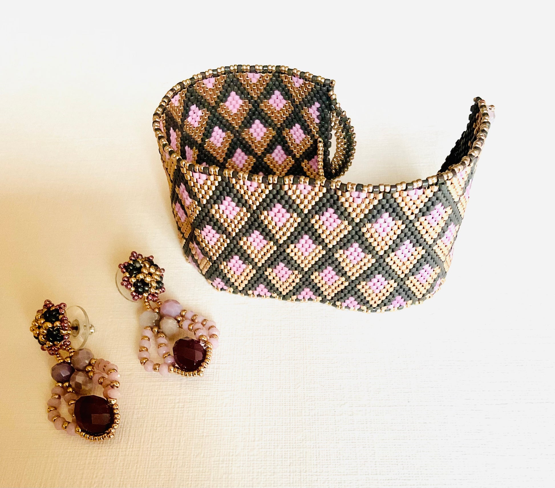Bracciale con orecchini fatti a mano con perline in vetro Miyuki