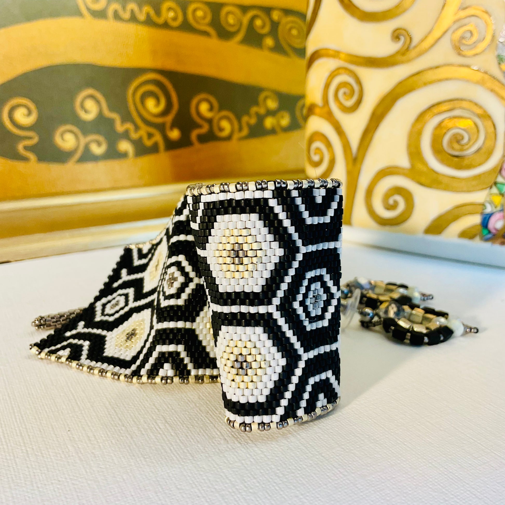 Bracciale con orecchini fatti a mano con perline in vetro Miyuki