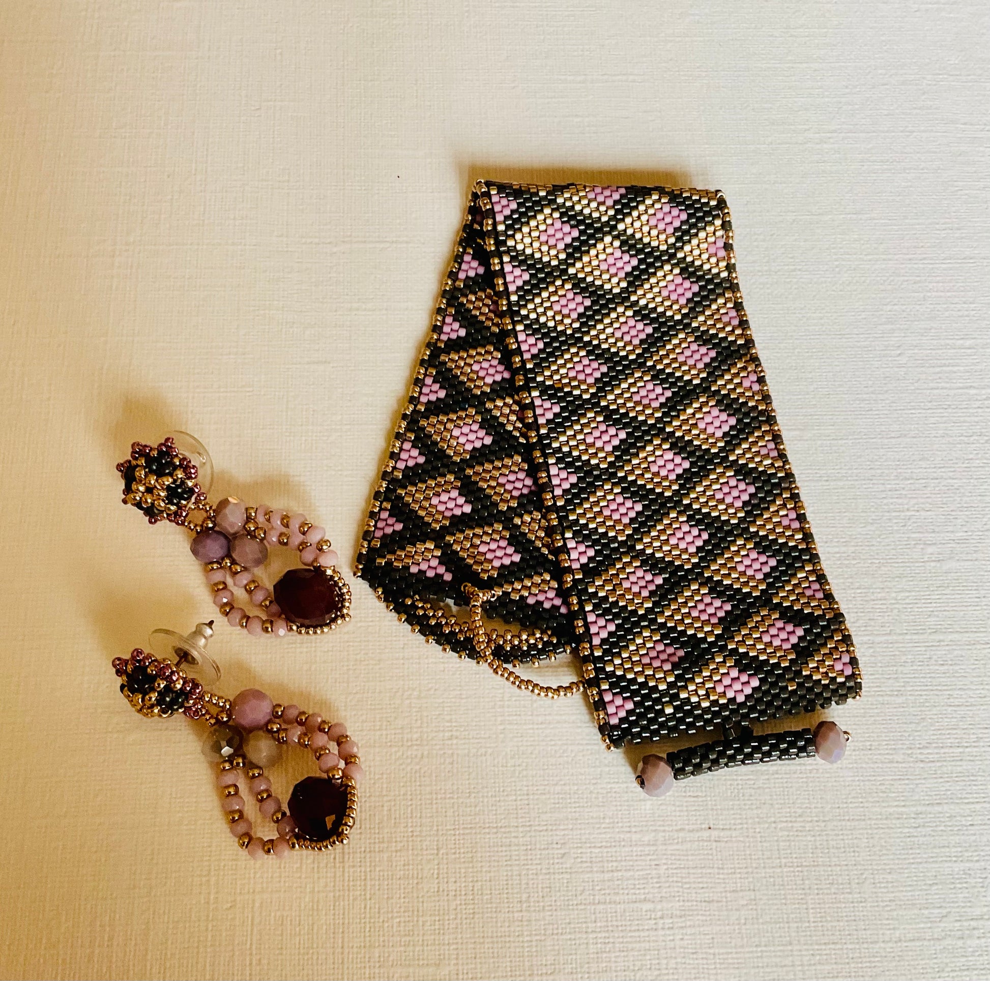 Bracciale con orecchini fatti a mano con perline in vetro Miyuki