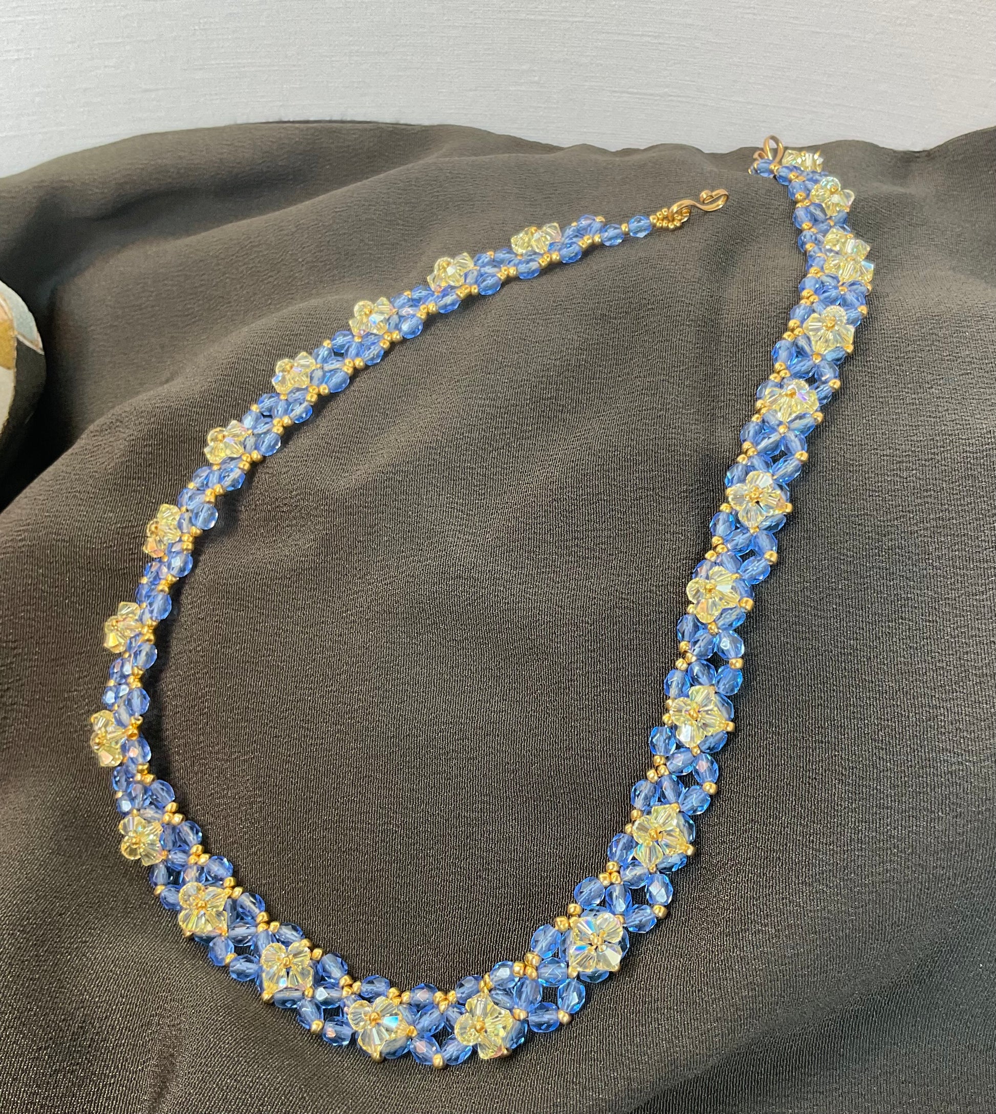 Collana fatta a mano con perline in vetro Miyuki 