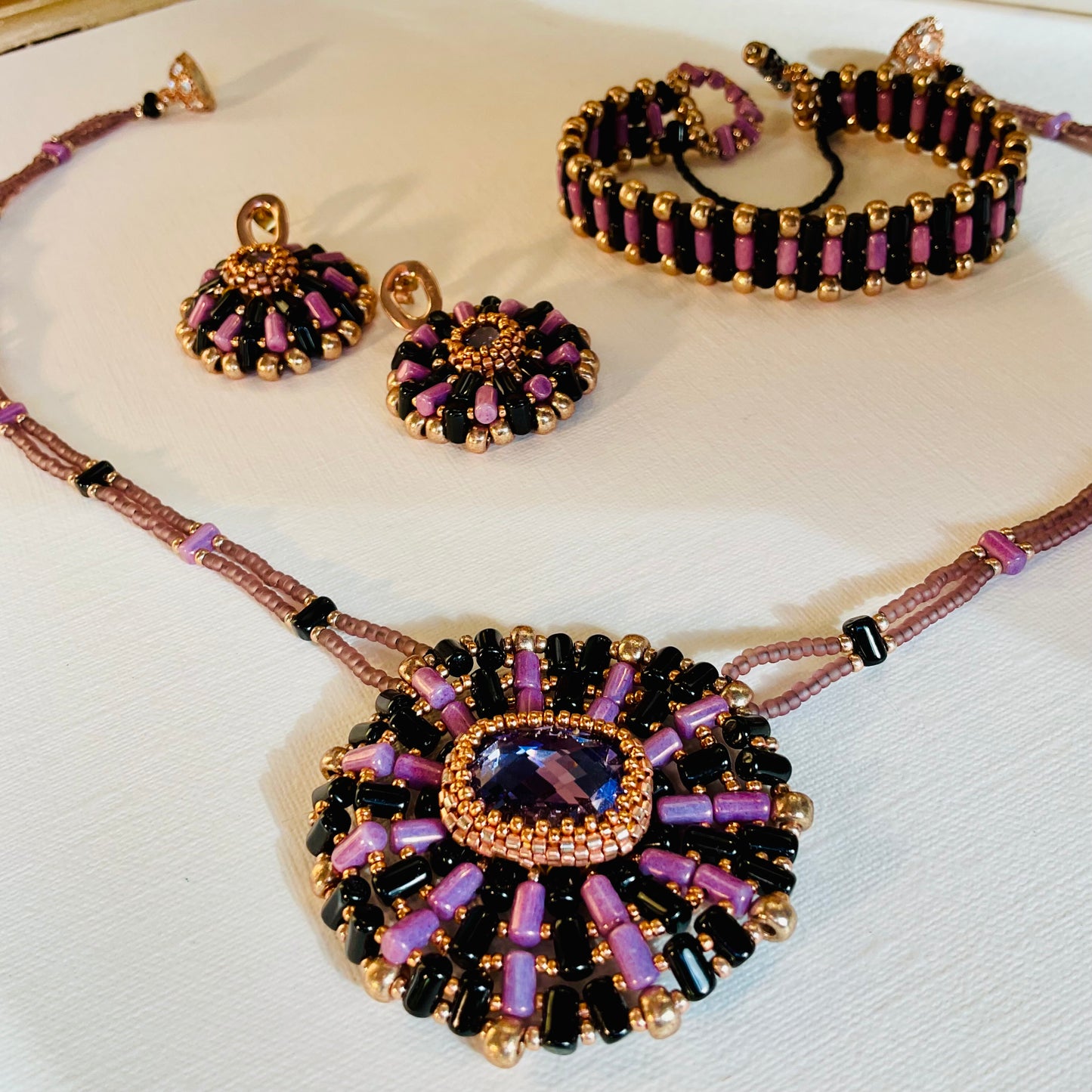 Collana con bracciale ed orecchini artigianali fatti a mano con perline in vetro Miyuki 