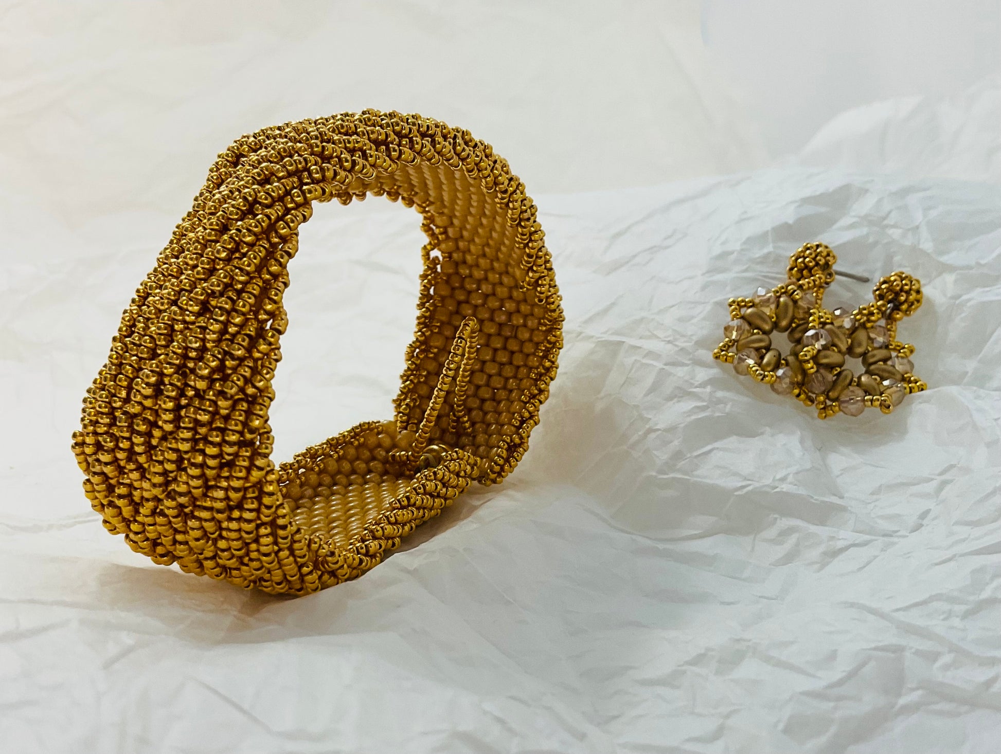 Bracciale con orecchini fatti a mano con perline in vetro Miyuki